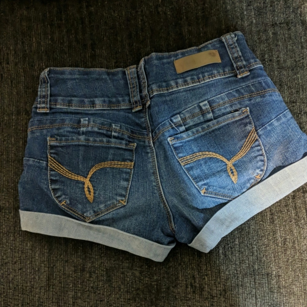 Shorts - Picture 2 of 2